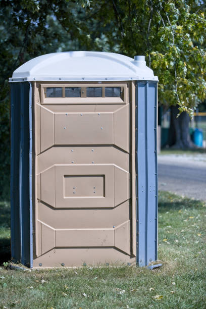 Best Portable bathroom rental  in Osceola, WI